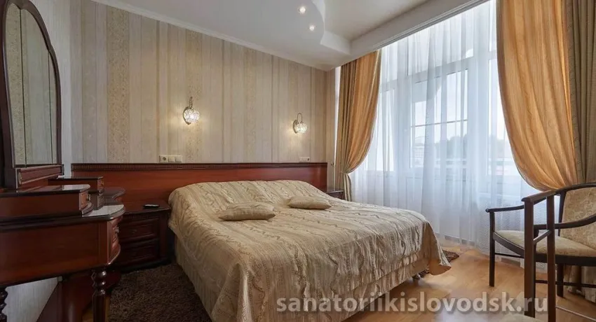 Санаторий Крепость Кисловодск. 2 местный 2 комнатный Люкс