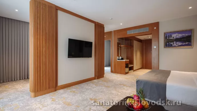 Санаторий Источник Кисловодск. 3 местный 2 комнатный Сюит (67 м²)